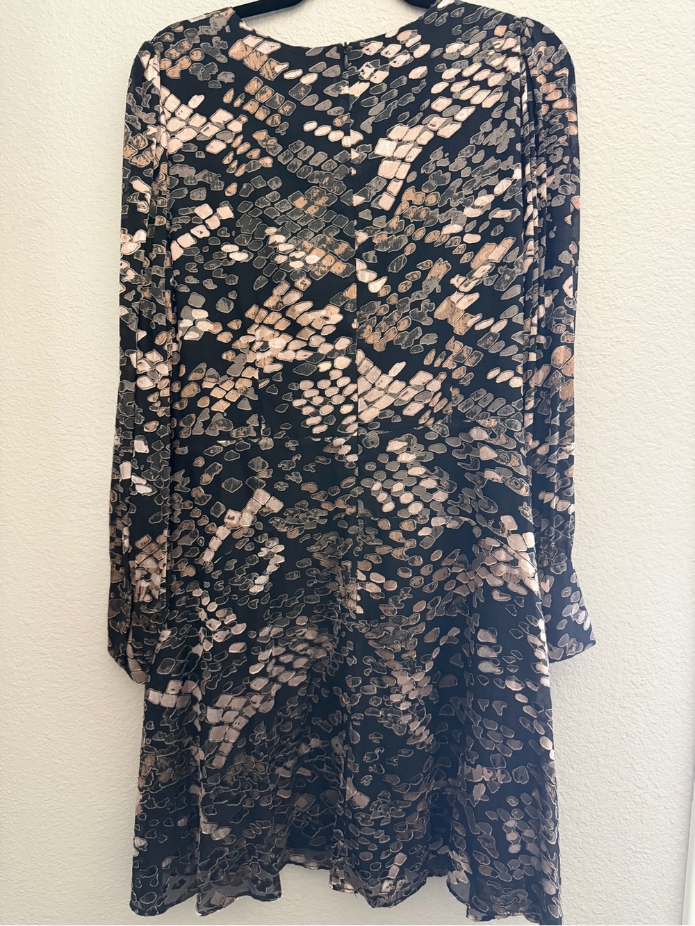 Adelyn Rae Black & Blush Python dress - Picture 5 of 6